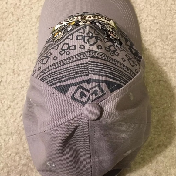 Disney Animal Kingdom Grey Hat Cap Strapback Embroidered Kids Youth Size 54-58cm - Picture 5 of 12